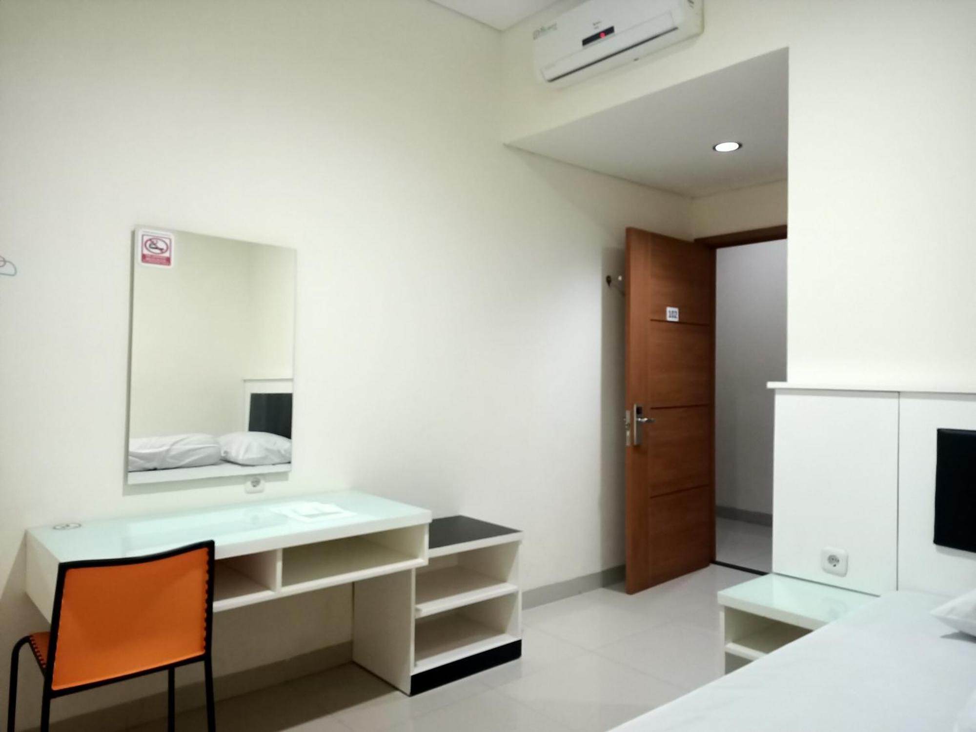 Oyo 93538 Millow Kost Near Gedung Rektorat Iain Parepare Buitenkant foto